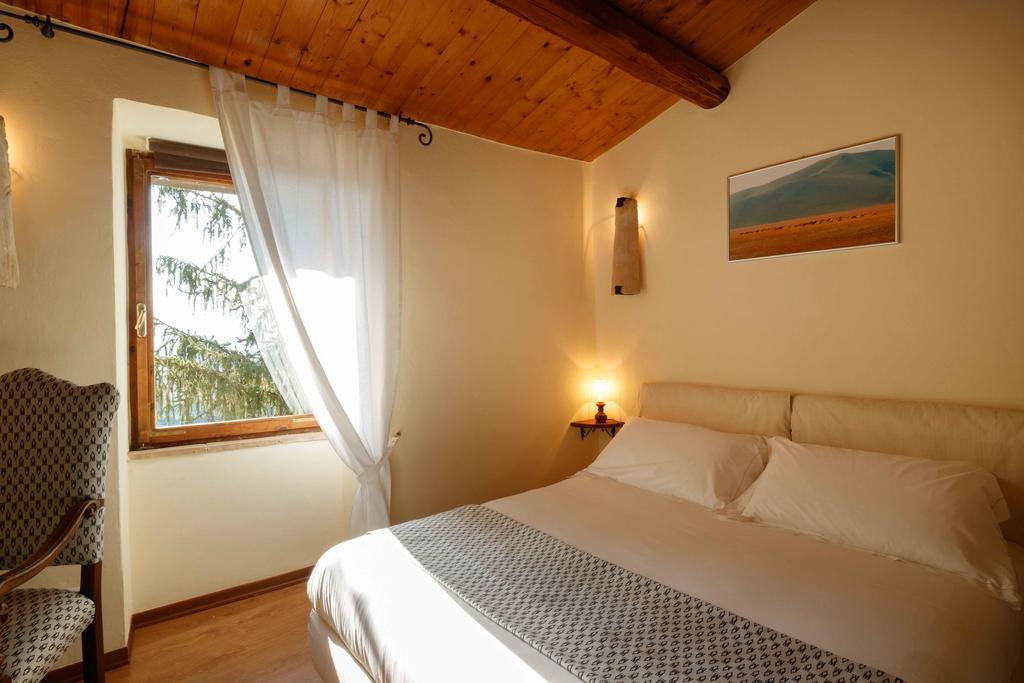 Relais Borgo Lizori Country House Campello sul Clitunno Exterior foto