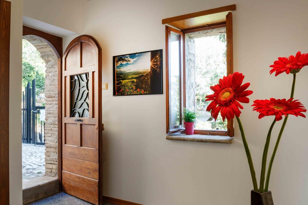 Relais Borgo Lizori Country House Campello sul Clitunno Exterior foto